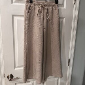 Wide Leg Patterned Pants in Tan